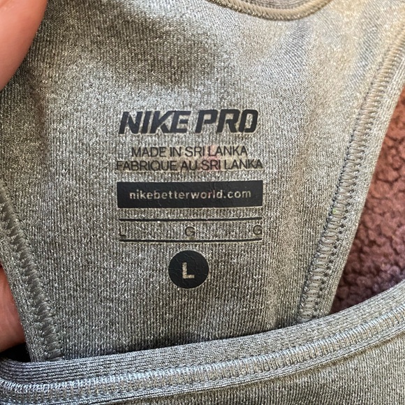 EUC Nike Pro sports bra. Size L - Picture 3 of 3
